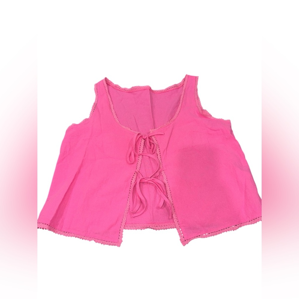 ✨ 5/$30✨ SHEIN Fuchsia Lace-Edged Top‎